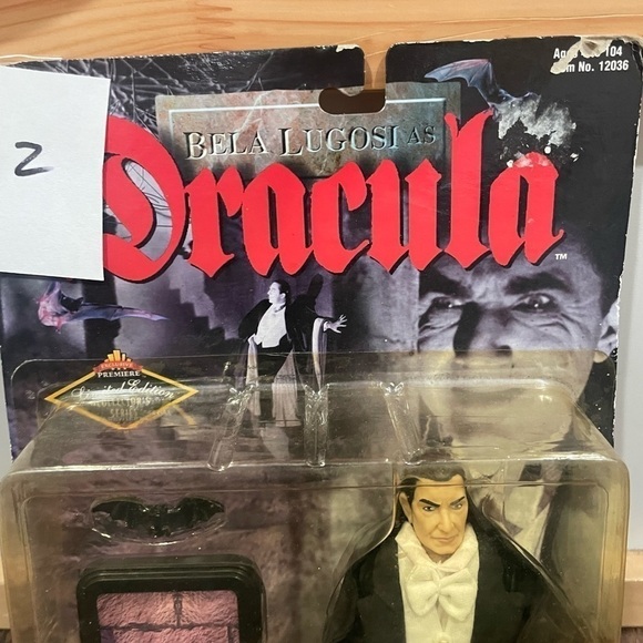Bela Lugosi Dracula Action Figure - Picture 7 of 9